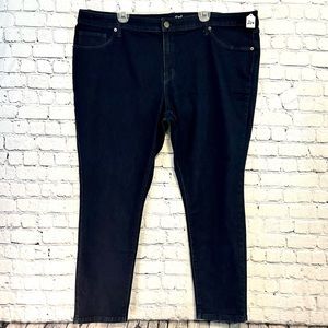 NWOT Dark Blue Women’s Universal Thread Stretch Jeans- 26W